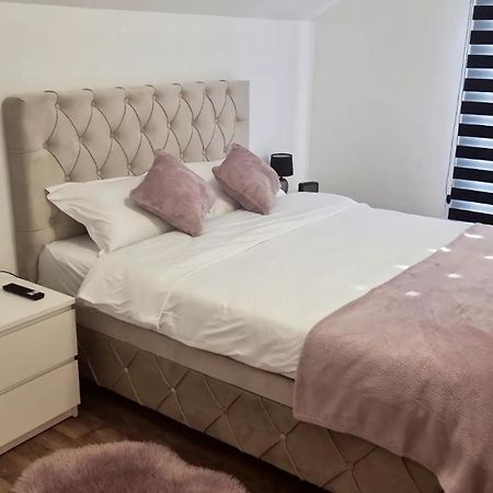 Lilien Apartment Airport Ledine Esterno foto