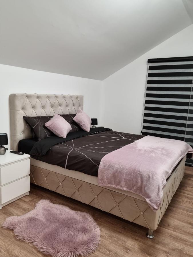 Lilien Apartment Airport Ledine Esterno foto