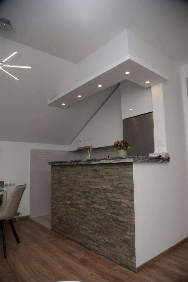 Lilien Apartment Airport Ledine Esterno foto